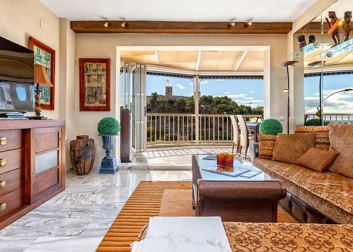 Castillo Apartment *