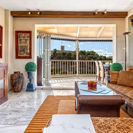 Castillo Apartment *